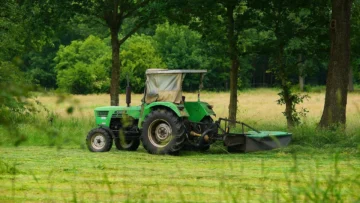 Robot koszący zdalnie sterowany — idealny do trudnych, stromych terenów